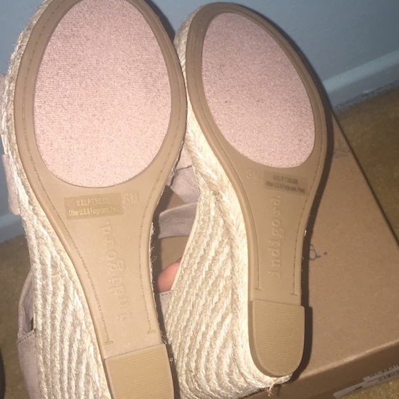 Indigo Rd. Gray Strappy Slip-On Wedges Size 8 - Picture 6 of 8